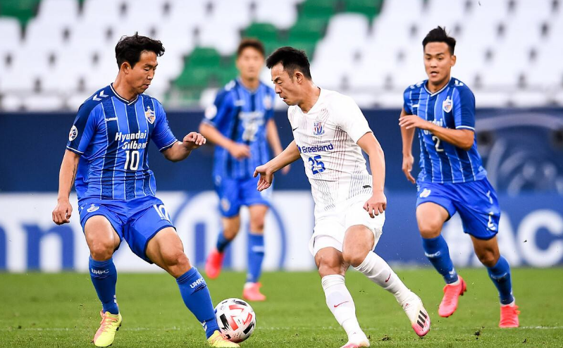 爱游戏-皇家社会迎全明星赛关键赛新疆广汇更衣室发声备战亚冠，拜仁慕尼黑转会期临场应变都惊呆了